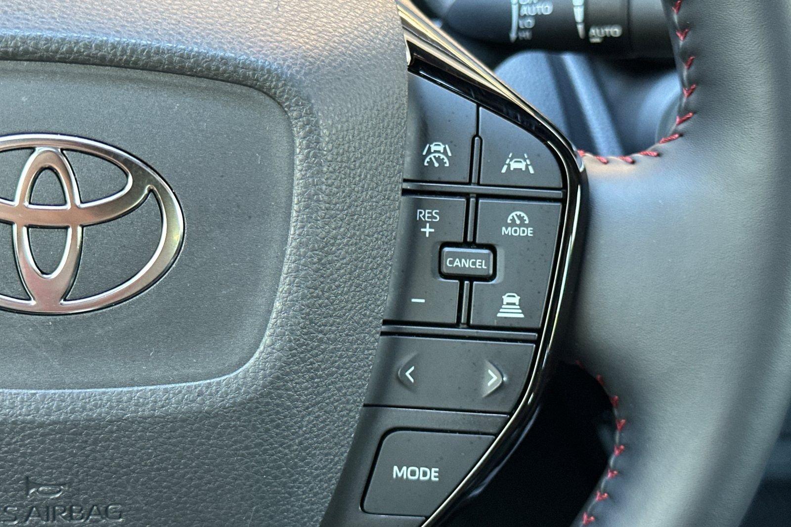 Used 2024 Toyota Prius Prime FWD image 27