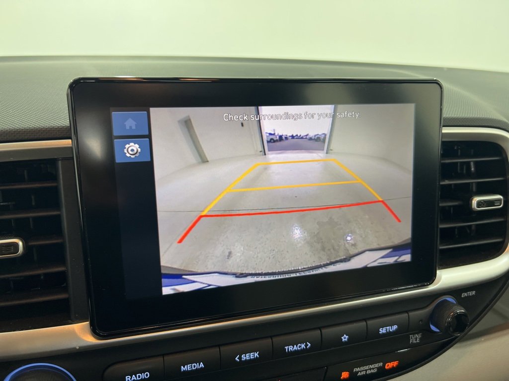 Used 2024 Hyundai Venue SEL image 13