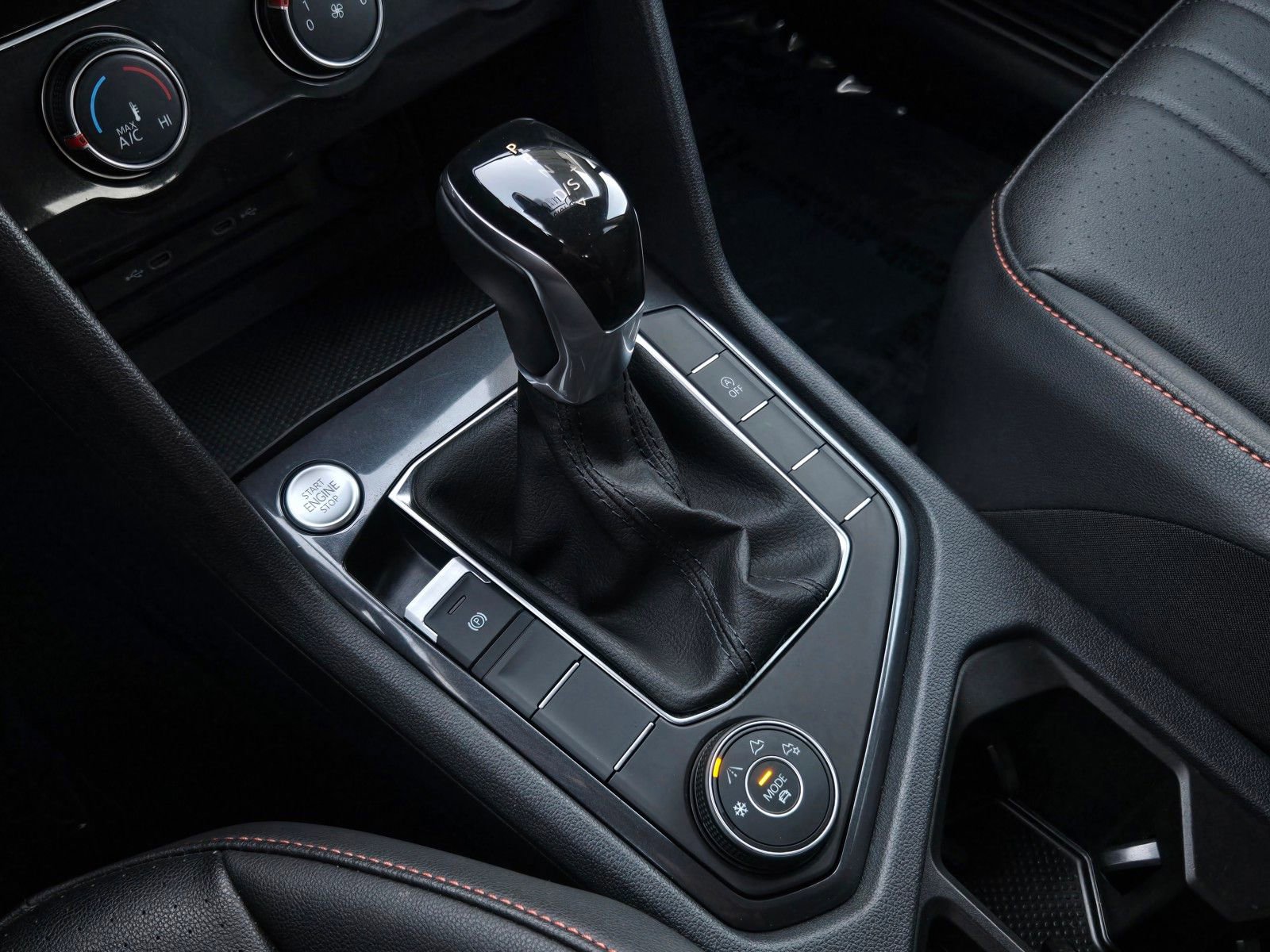 Used 2024 Volkswagen Tiguan Wolfsburg Edition image 18