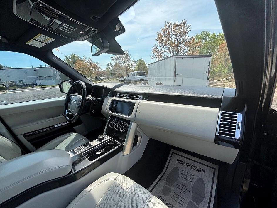 Used 2016 Land Rover Range Rover Supercharged image 28