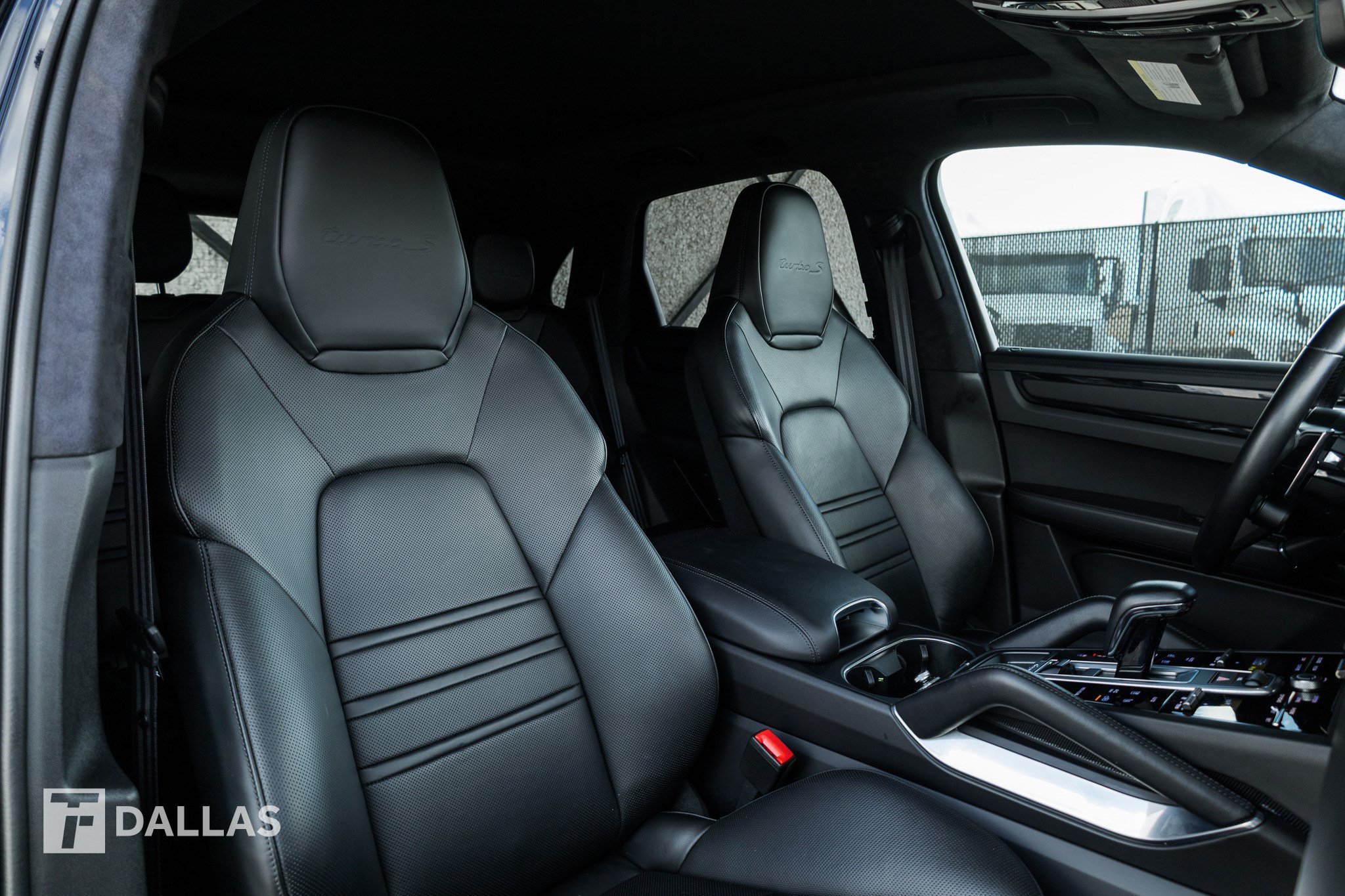 Used 2023 Porsche Cayenne Turbo S AWD/4WD image 39