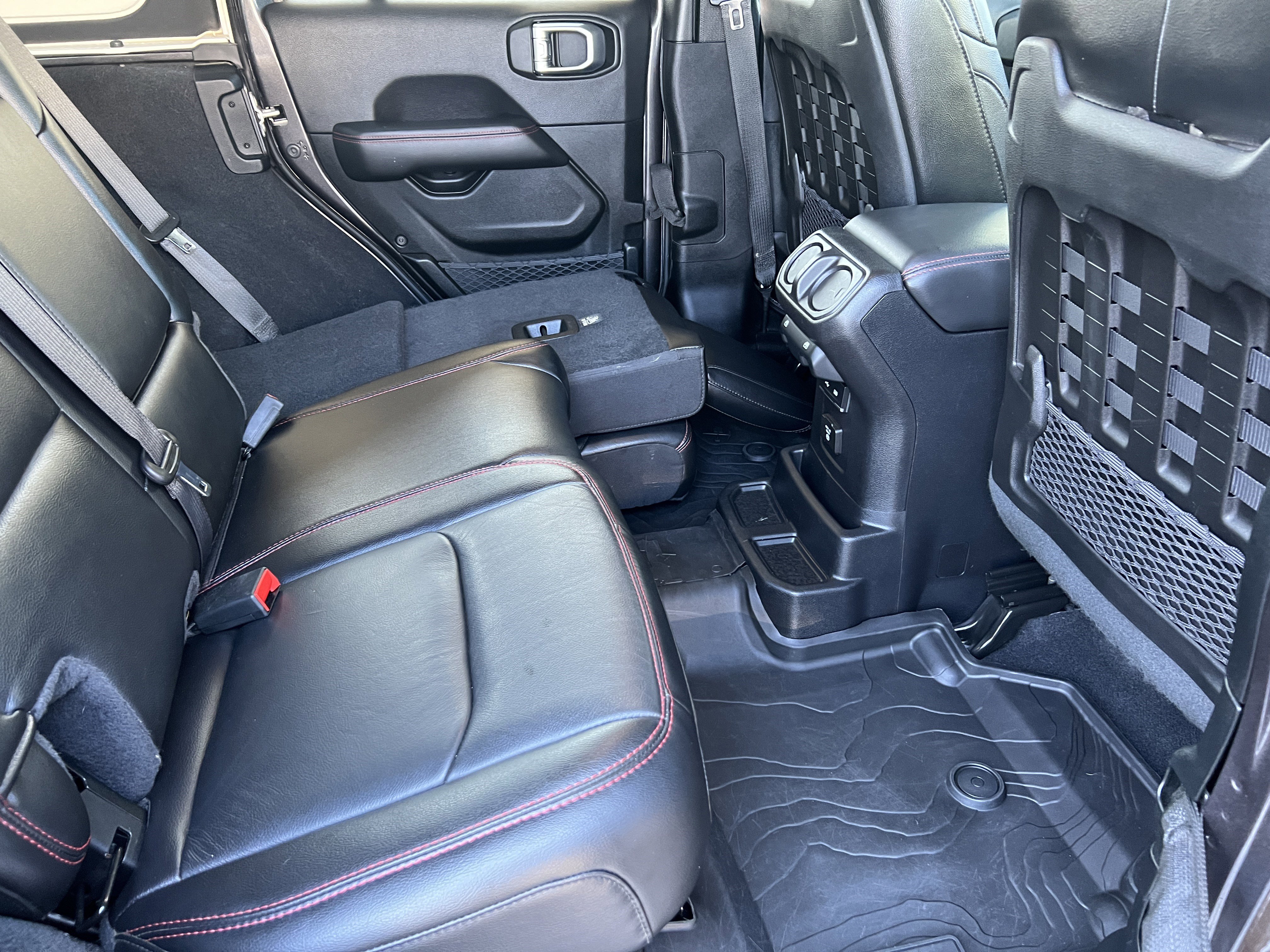 Used 2020 Jeep Wrangler Unlimited Rubicon w/ Uconnect 4C Nav & Sound Group image 21