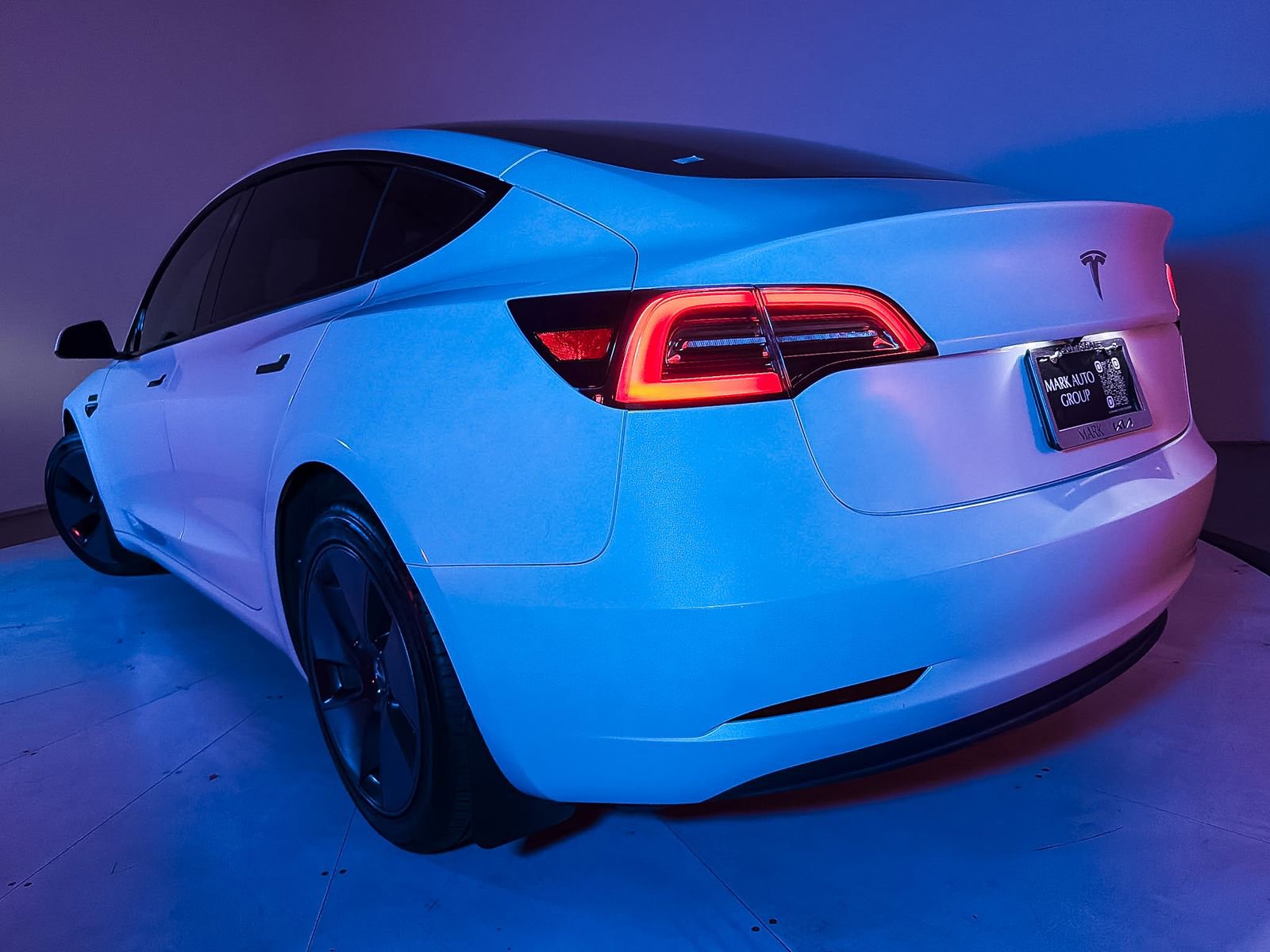 Used 2023 Tesla Model 3 Standard Range RWD image 3