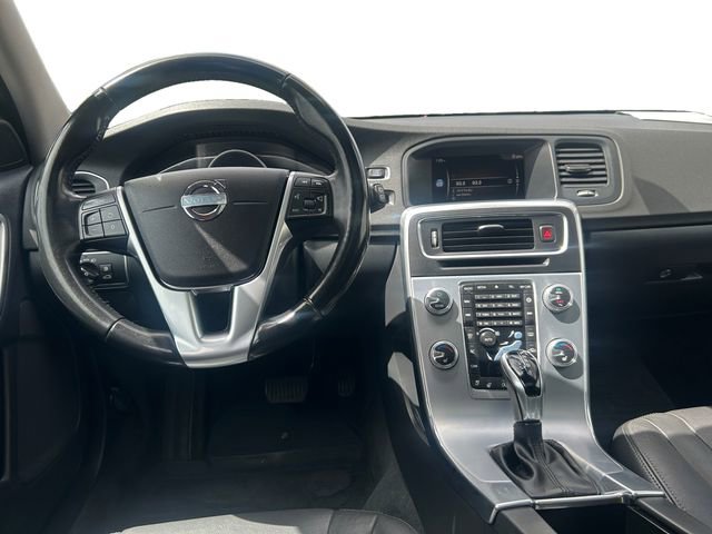 Used 2018 Volvo V60 T5 Cross Country AWD/4WD image 12
