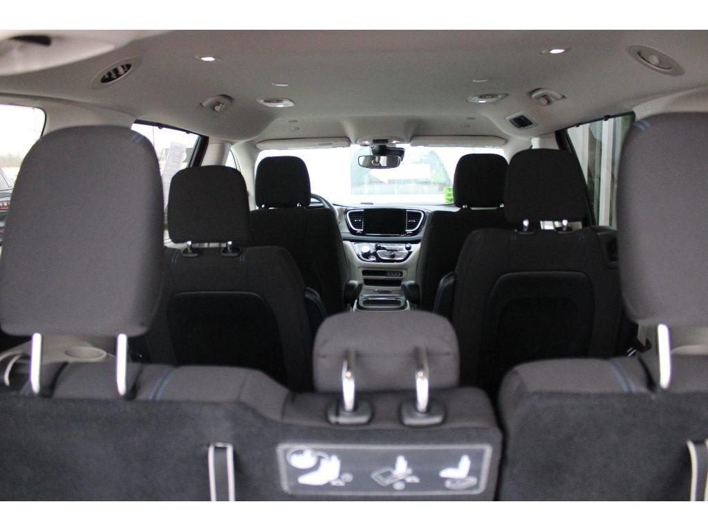 Used 2021 Chrysler Pacifica Touring w/ Cold Weather Group image 29