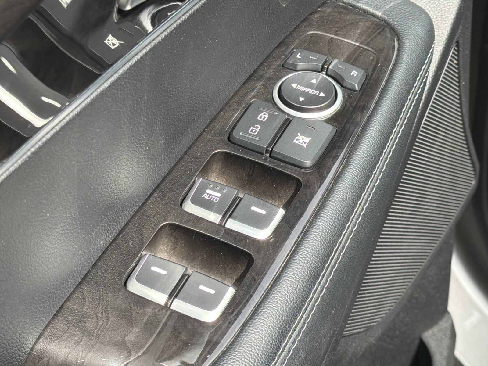 Used 2016 Kia Sorento FWD image 16