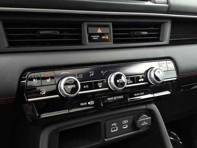 Certified 2025 Honda Pilot Black Edition image 19