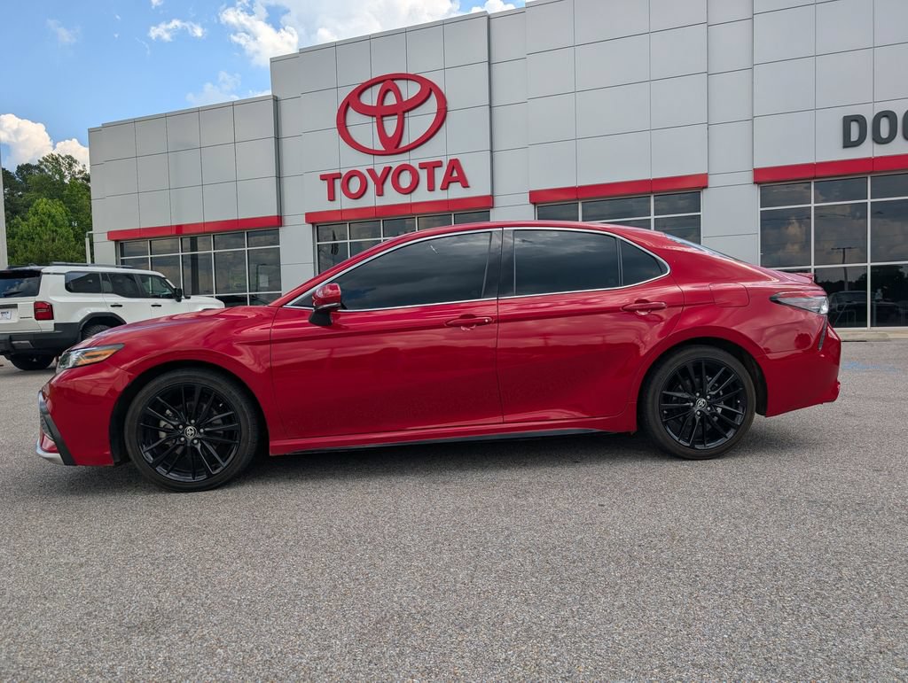 Used 2024 Toyota Camry XSE FWD image 2