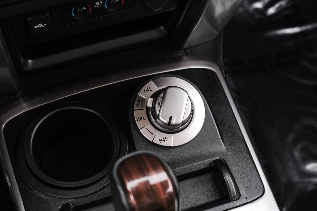 Used 2022 Toyota 4Runner Limited AWD/4WD image 29
