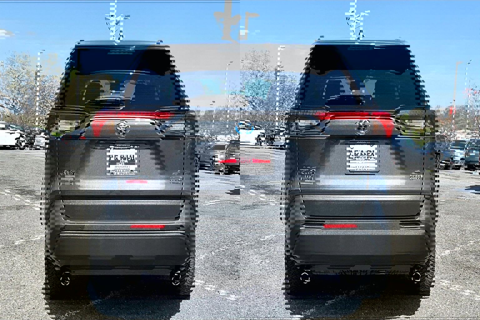 Used 2023 Toyota RAV4 LE image 4