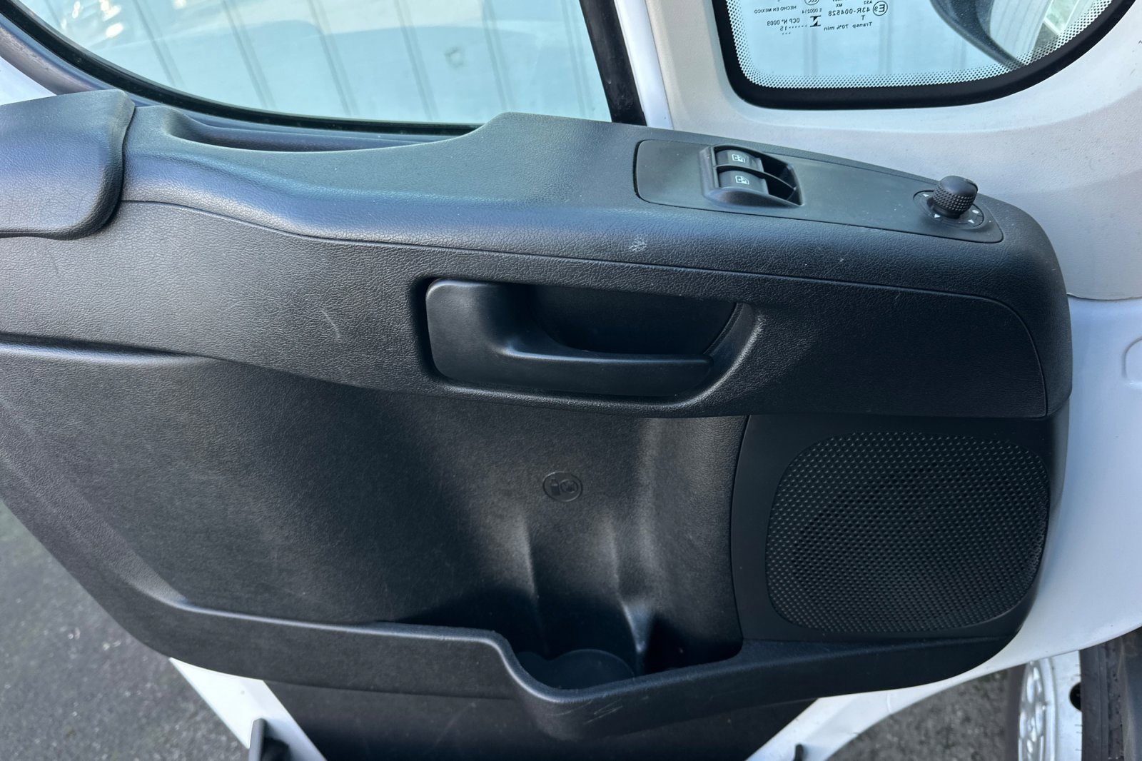 Used 2015 RAM ProMaster 2500 w/ Interior Convenience Group image 11