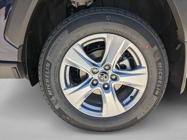 Used 2025 Toyota RAV4 XLE image 10
