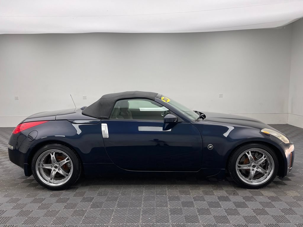 Used 2007 Nissan 350Z Touring RWD image 6