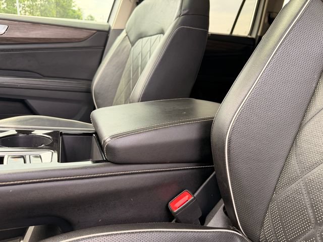 Used 2024 Volkswagen Atlas SEL Premium R-Line AWD/4WD image 21