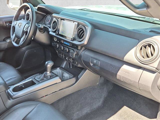Used 2021 Toyota Tacoma TRD Off-Road w/ TRD Premium Off Road Package AWD/4WD image 24