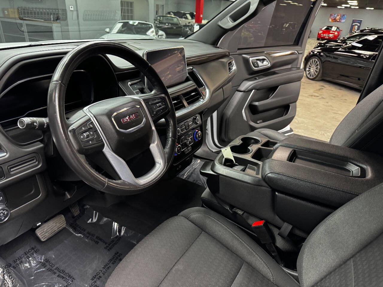 Used 2023 GMC Yukon XL SLE image 30