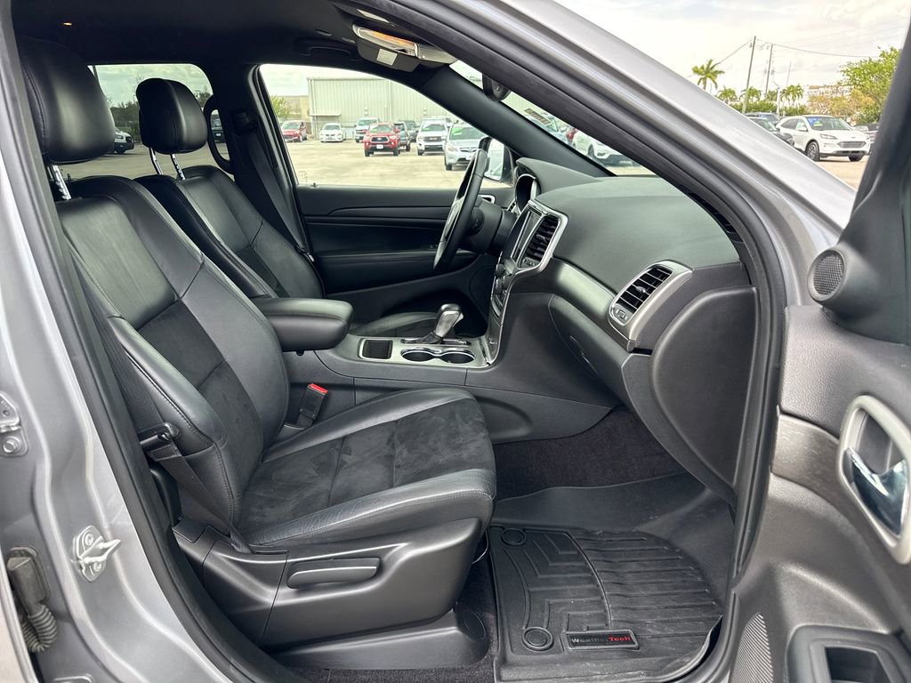 Used 2018 Jeep Grand Cherokee Laredo image 25