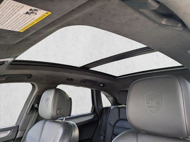 Used 2016 Porsche Macan Turbo image 16