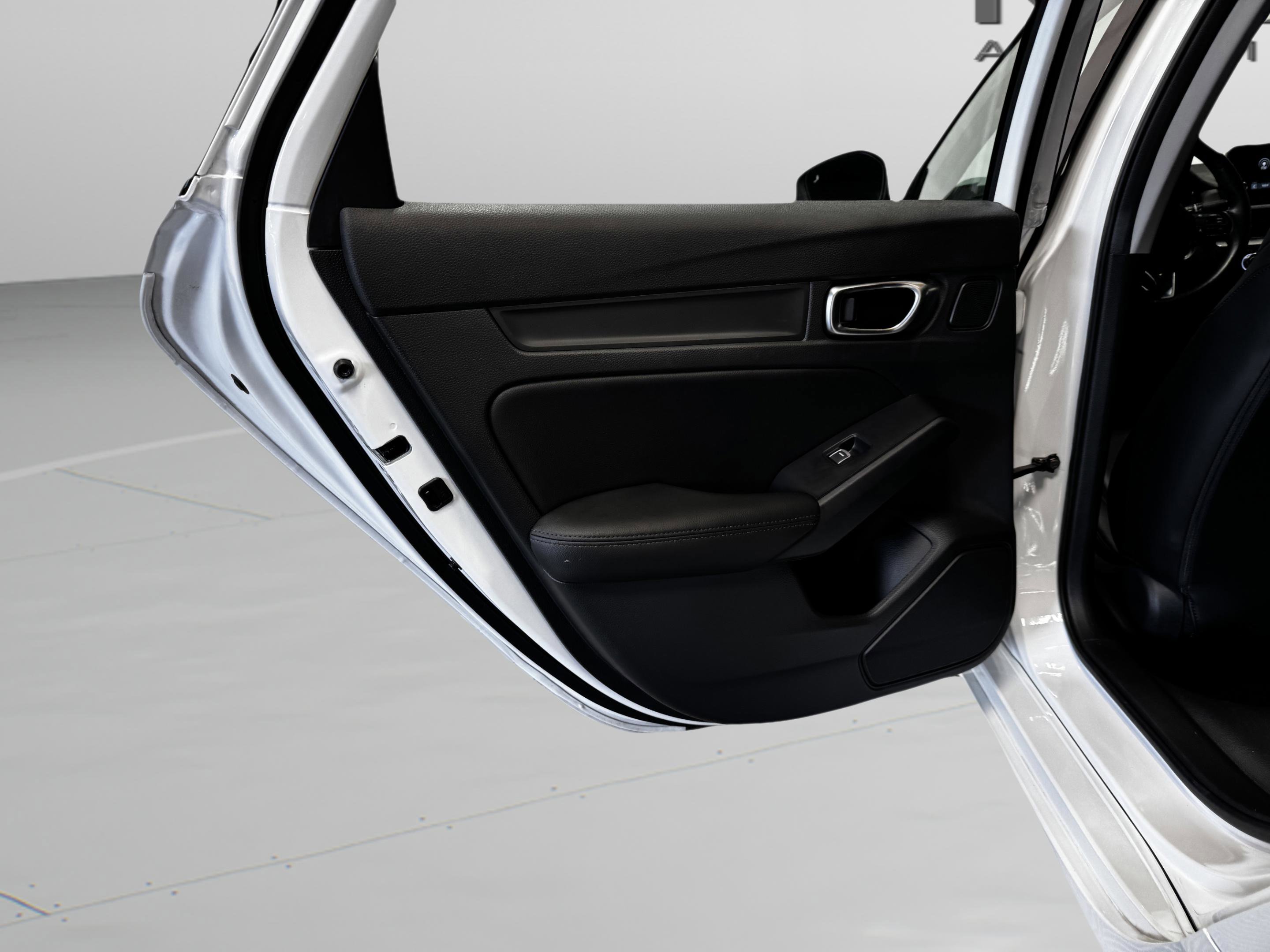 Certified 2025 Acura Integra 1.5L image 37