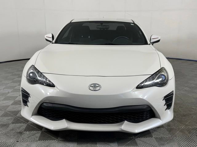 Used 2017 Toyota 86 RWD image 11