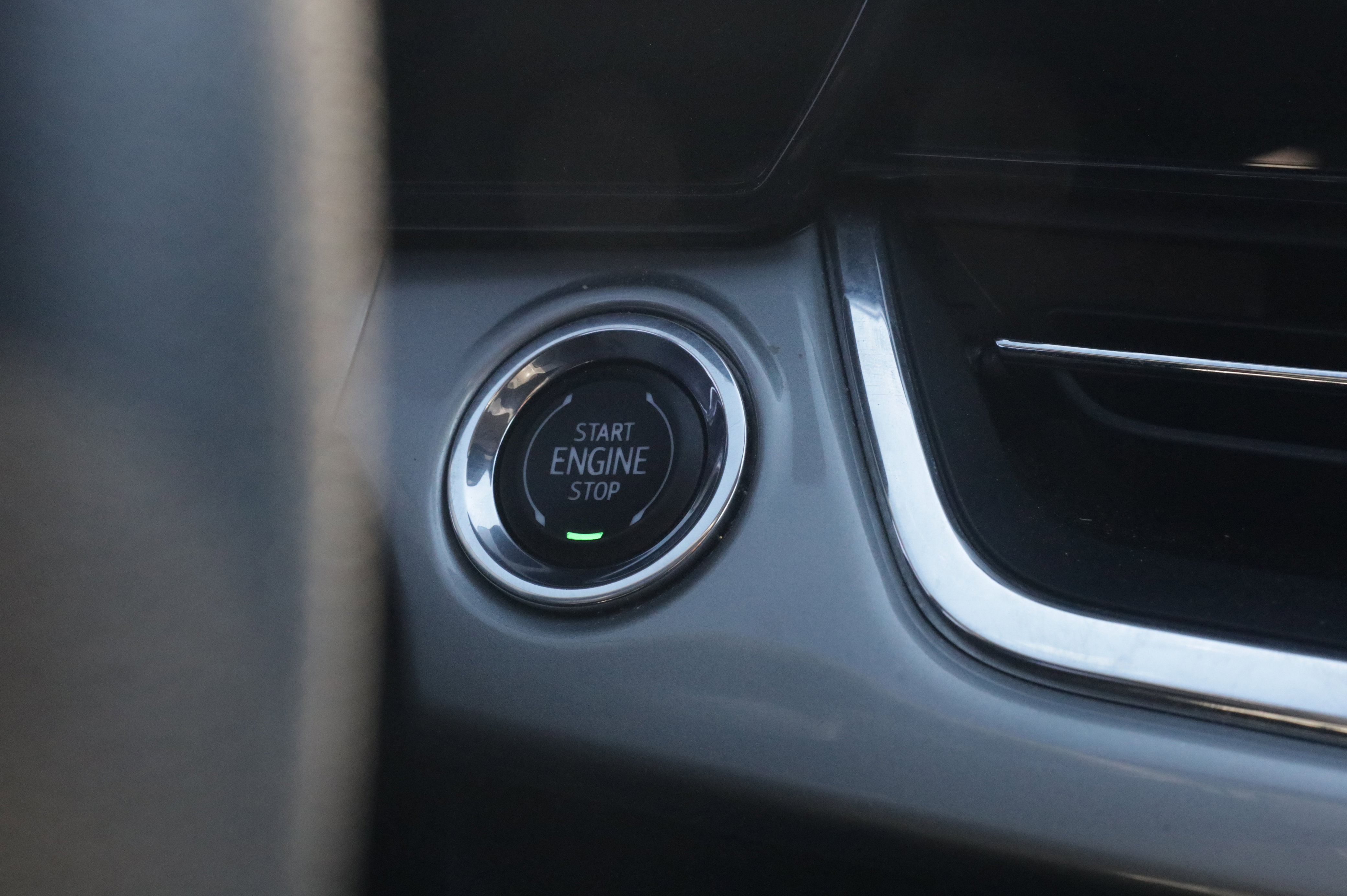 Used 2025 Chevrolet Trax LT FWD image 7