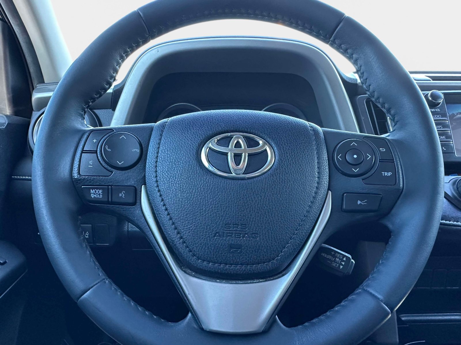 Used 2018 Toyota RAV4 XLE image 25