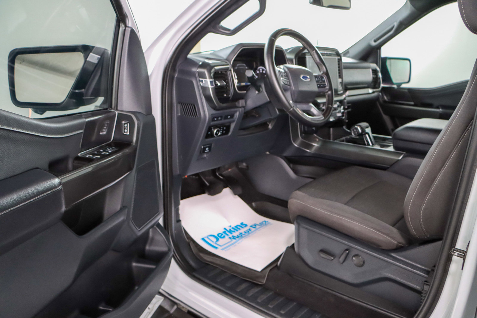 Used 2023 Ford F150 XLT w/ Equipment Group 302A High image 4