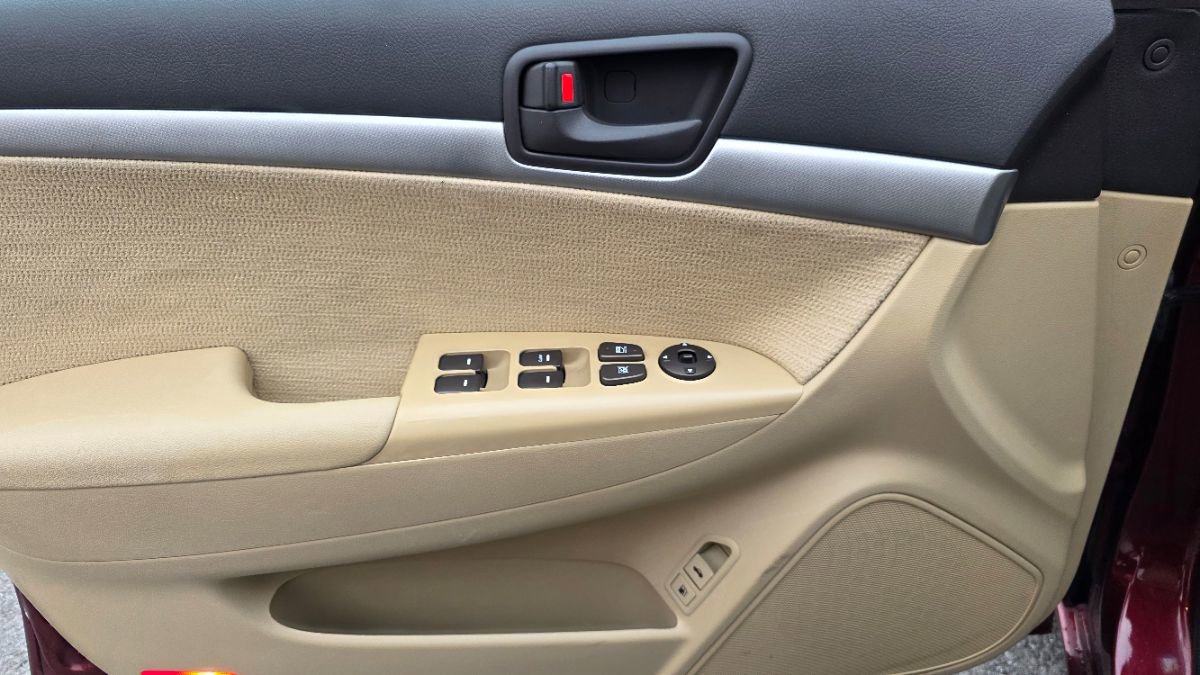 Used 2010 Hyundai Sonata GLS image 19