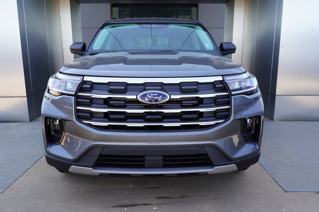 New 2026 Ford Explorer Active w/ Active Comfort Package AWD/4WD image 3