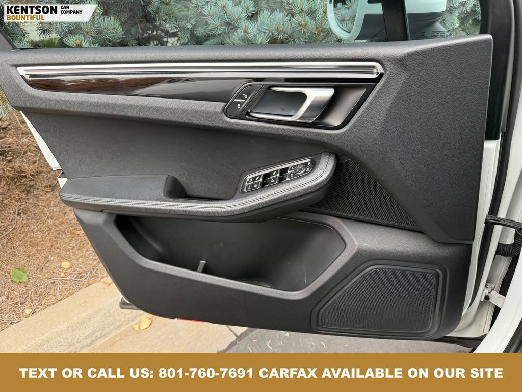 Used 2018 Porsche Macan Base image 21