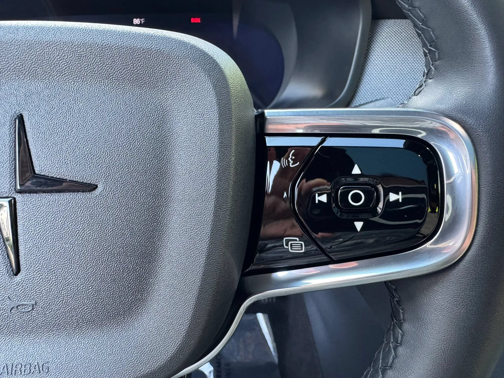 Used 2022 Polestar Polestar 2 w/ Performance Package AWD/4WD image 32
