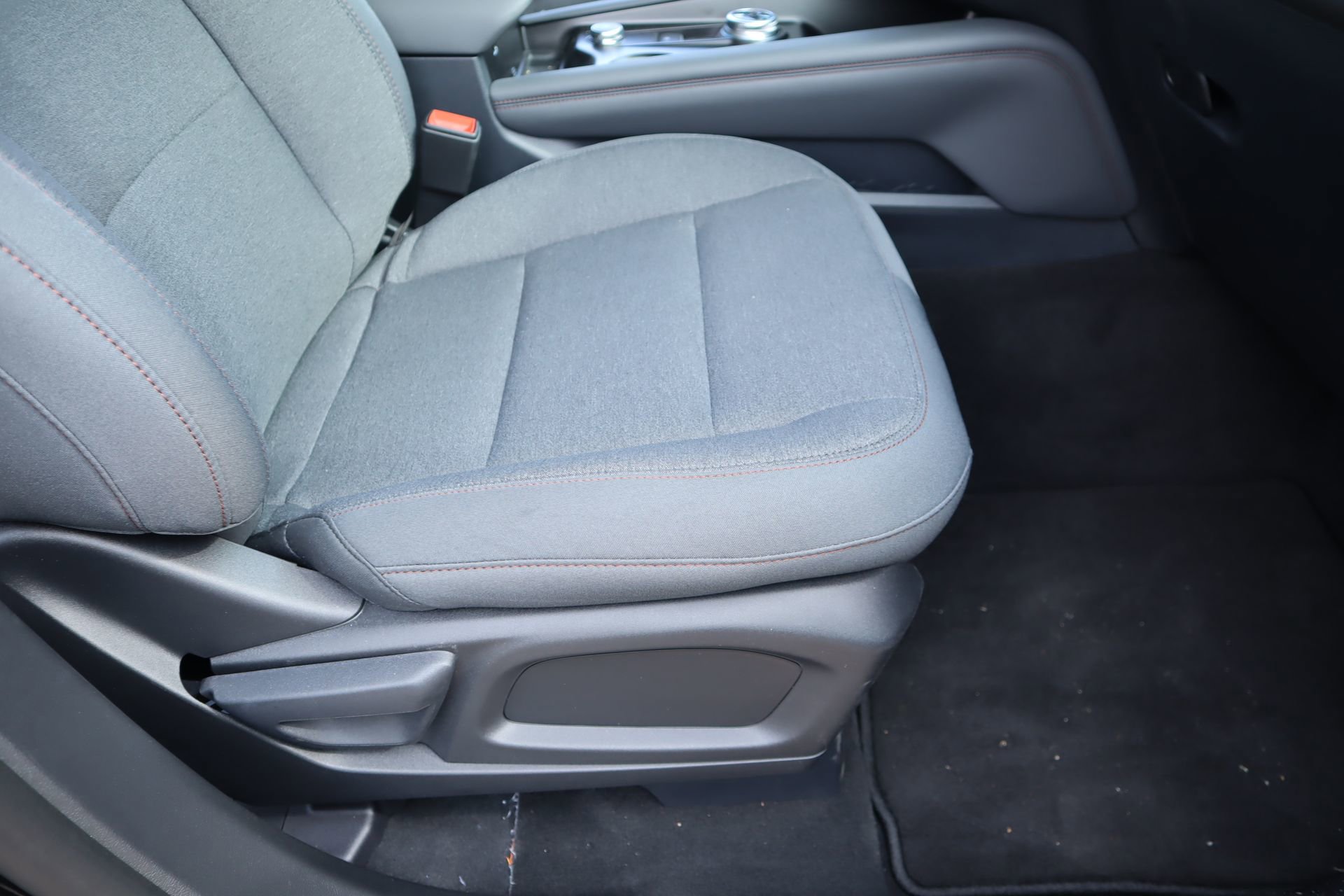 New 2026 Ford Explorer Active RWD image 16