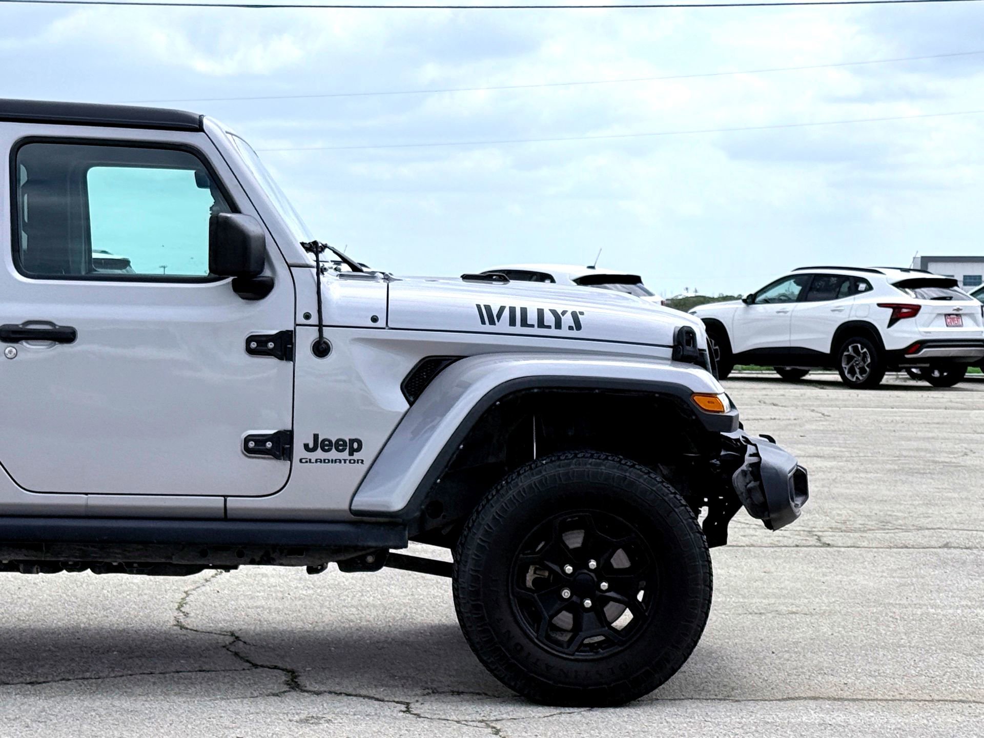 Used 2021 Jeep Gladiator Willys AWD/4WD image 7