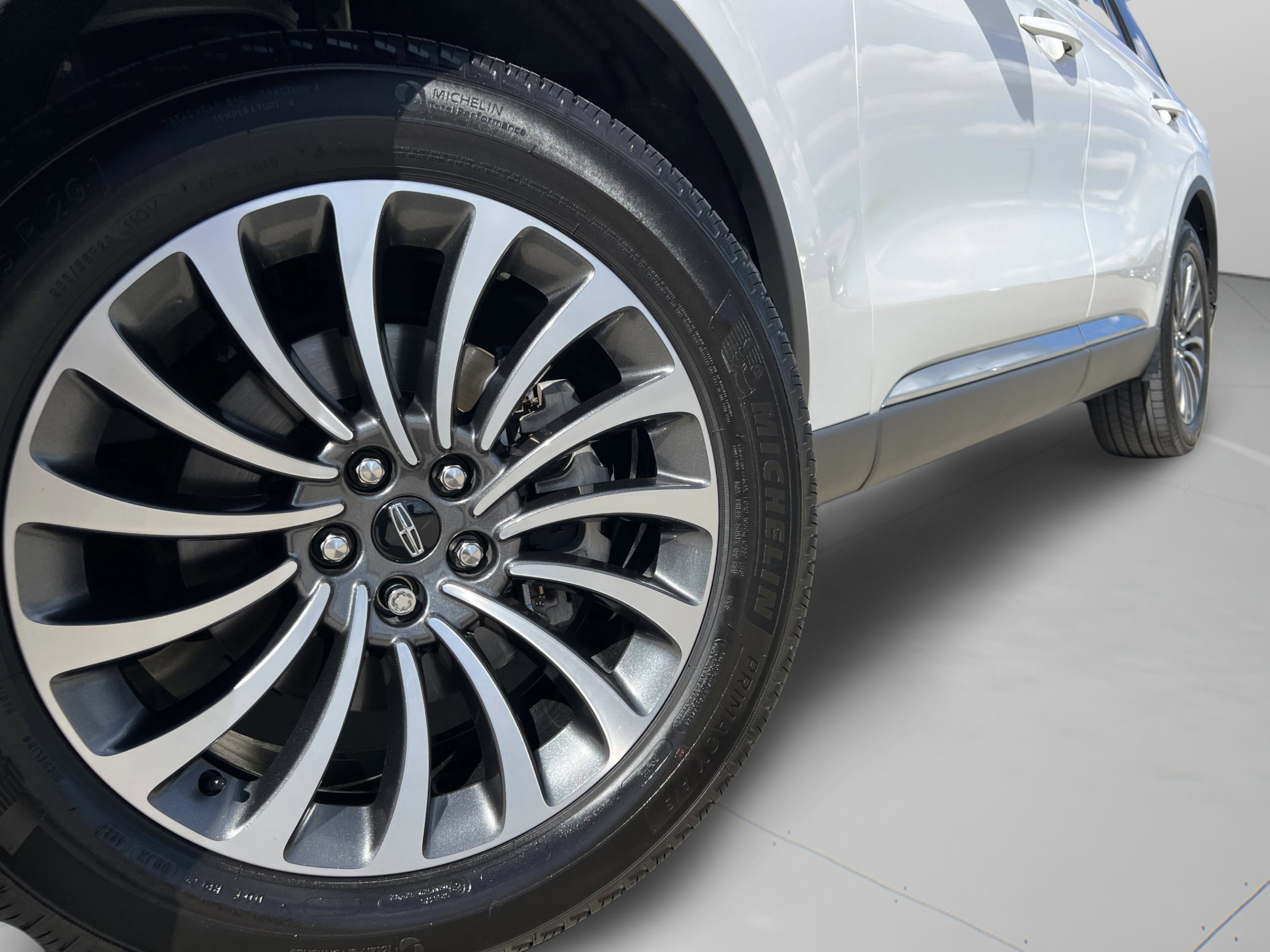 Used 2023 Lincoln Aviator Reserve w/ Equipment Group 201A image 37