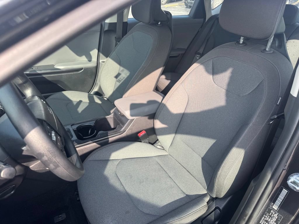 Used 2025 Kia K4 FWD image 11