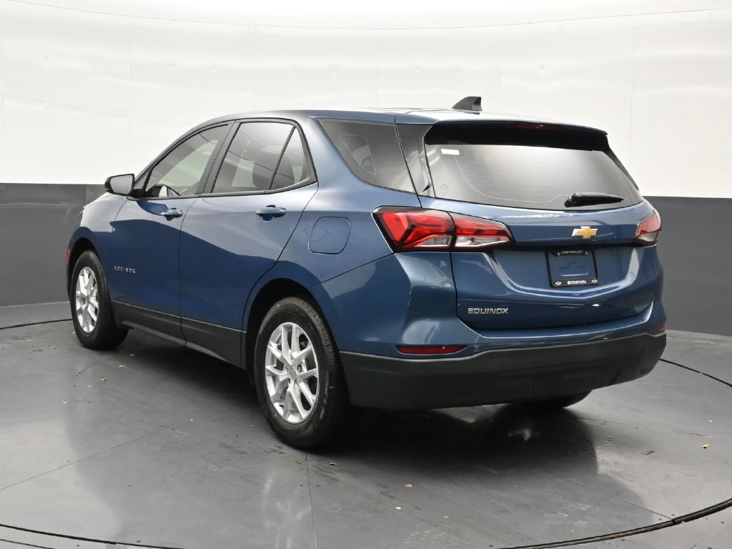 Used 2024 Chevrolet Equinox LS FWD image 3
