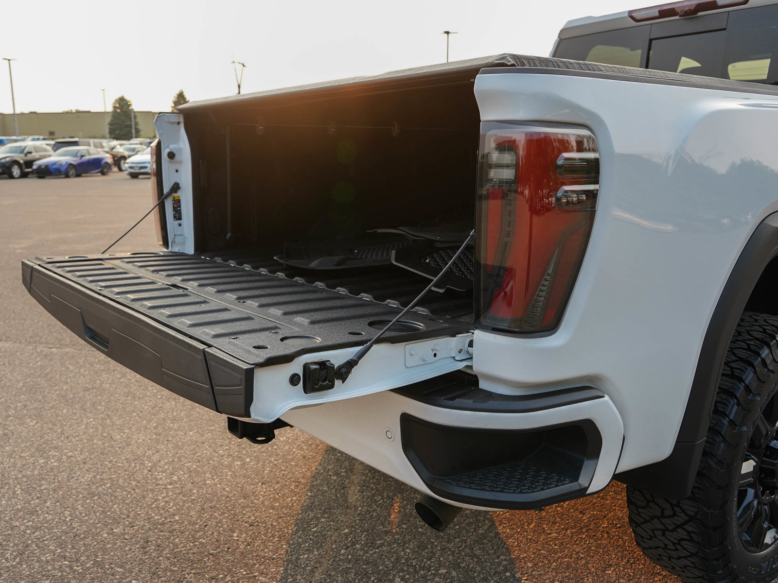 Used 2025 GMC Sierra 3500 AT4 w/ AT4 Premium Plus Package AWD/4WD image 9