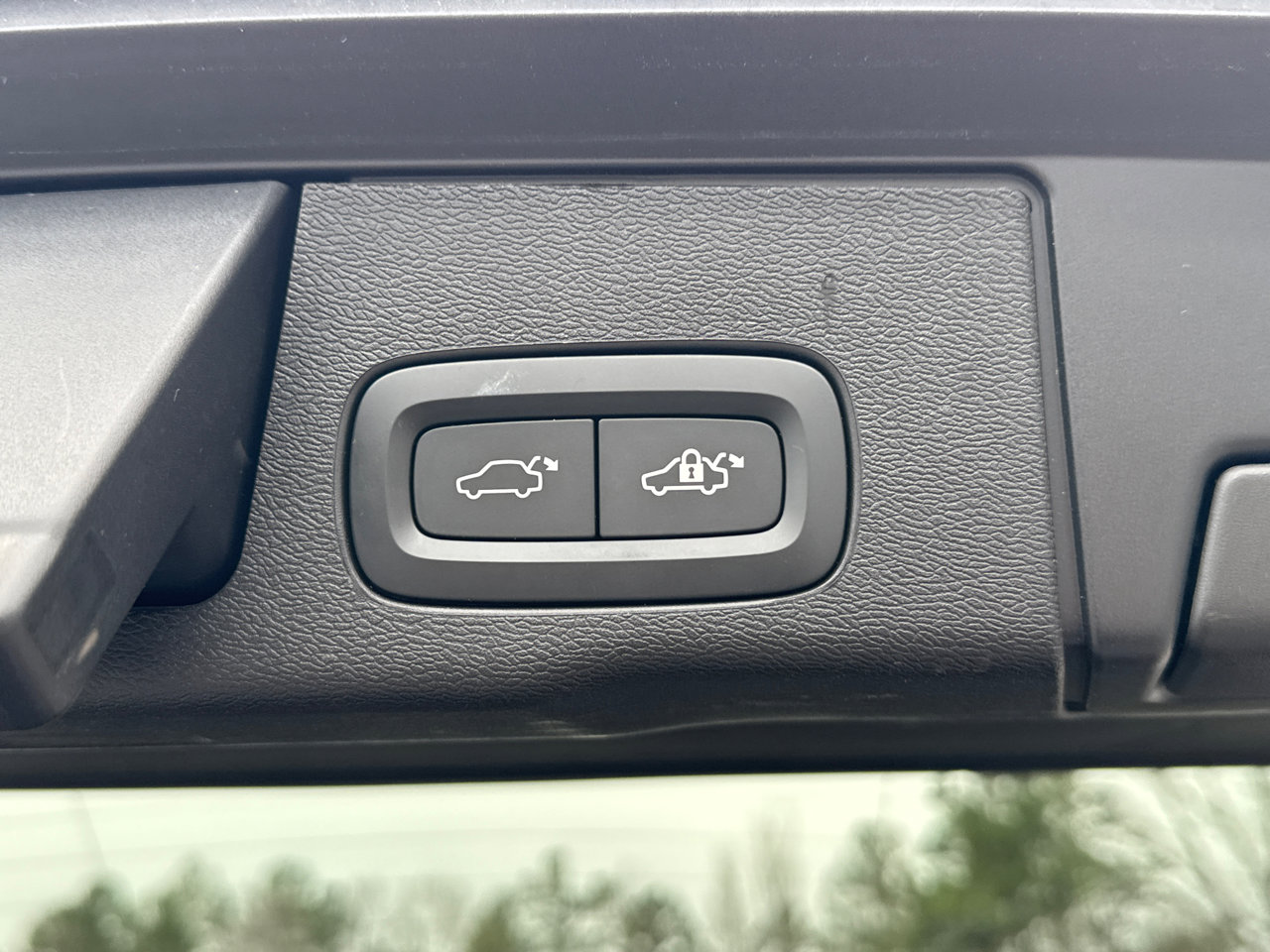 Used 2024 Volvo XC60 B5 Core image 19