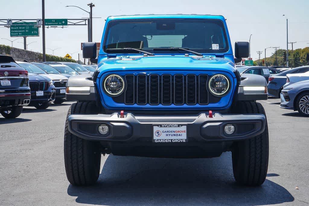 Used 2024 Jeep Wrangler Unlimited Rubicon AWD/4WD image 2