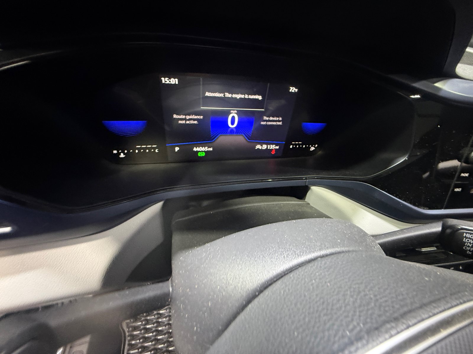 Used 2023 Volkswagen Taos SE w/ Panoramic Sunroof Package FWD image 10