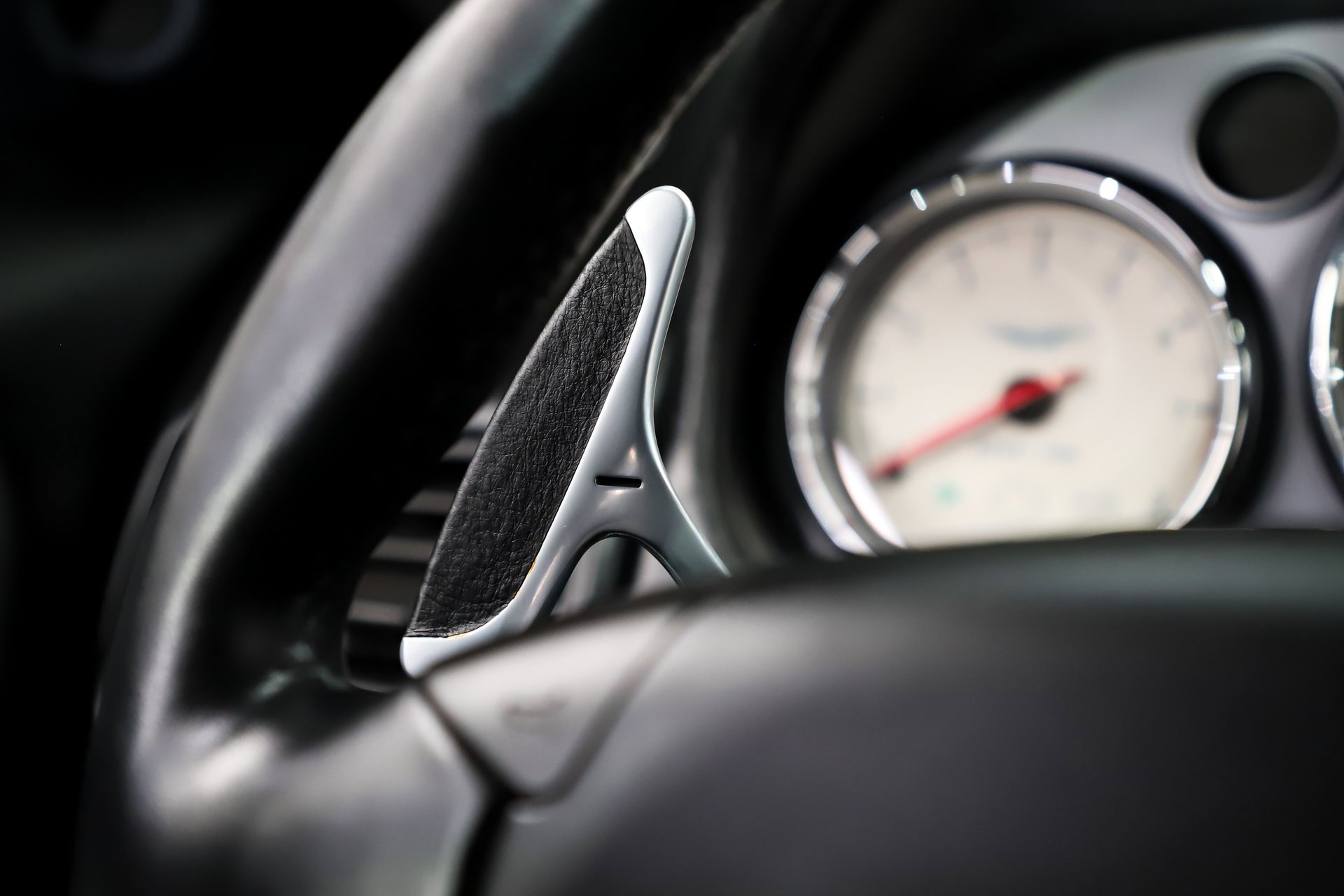 Used 2003 Aston Martin Vanquish image 20