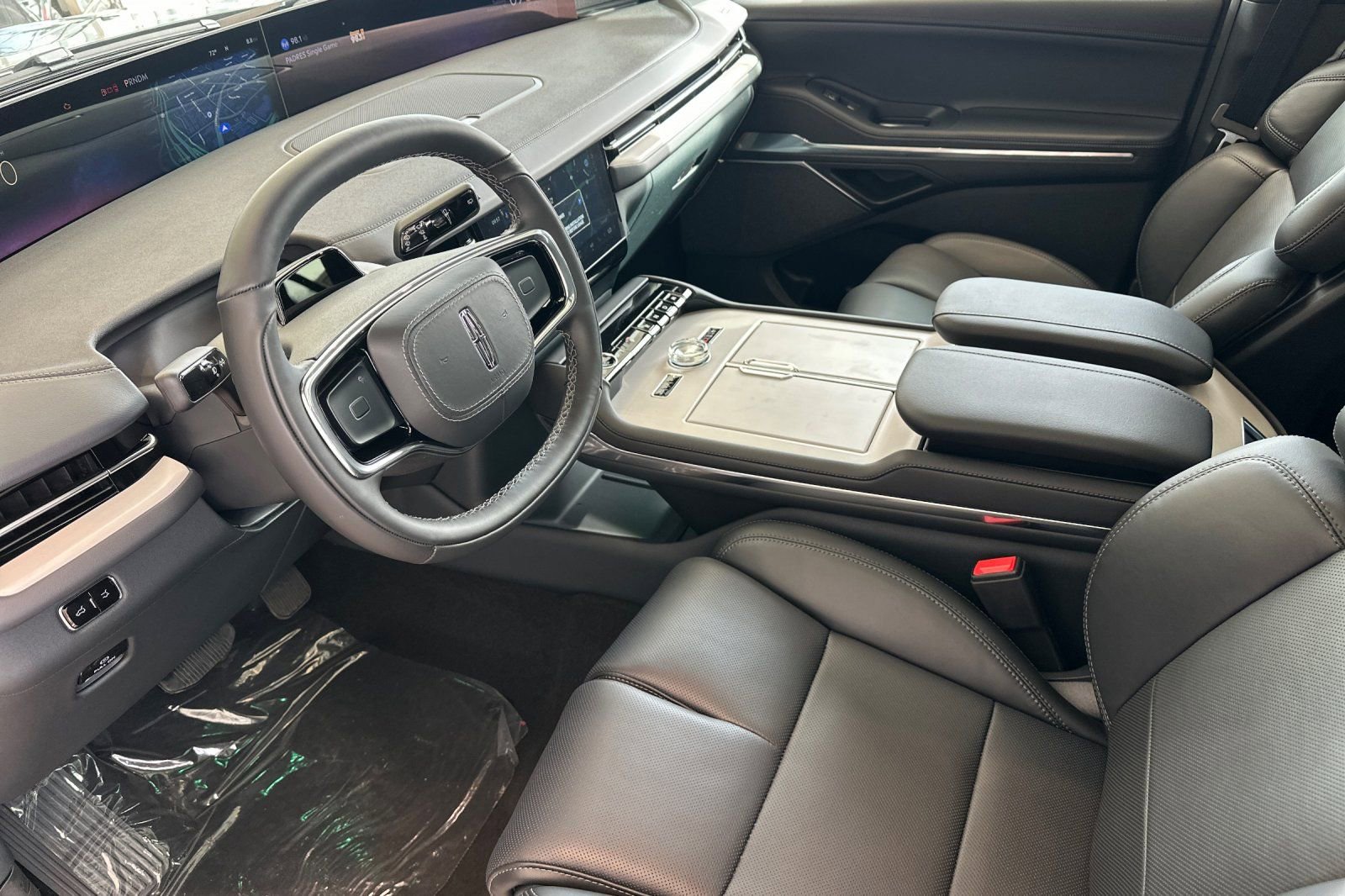 New 2026 Lincoln Navigator Reserve w/ Jet Appearance Package image 9