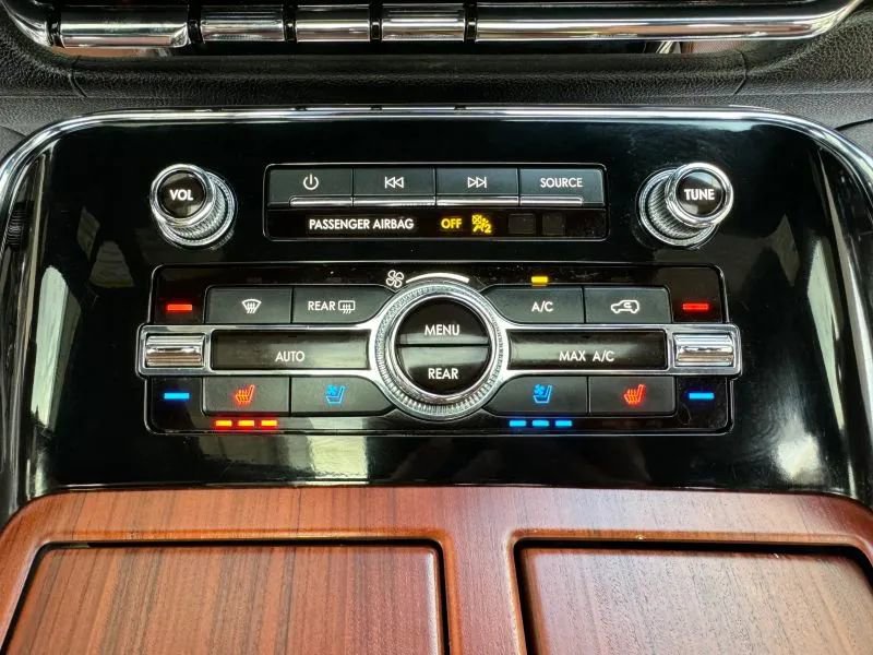 Used 2020 Lincoln Navigator L Reserve w/ Luxury Package RWD image 37