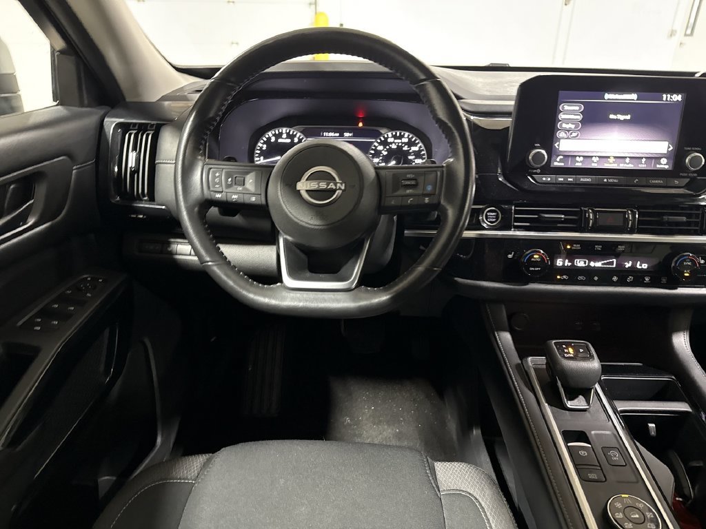 Used 2024 Nissan Pathfinder SV AWD/4WD image 11