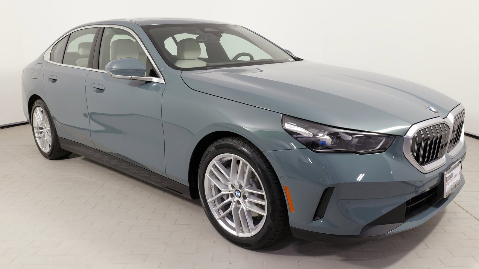 Used 2024 BMW 530i xDrive image 7