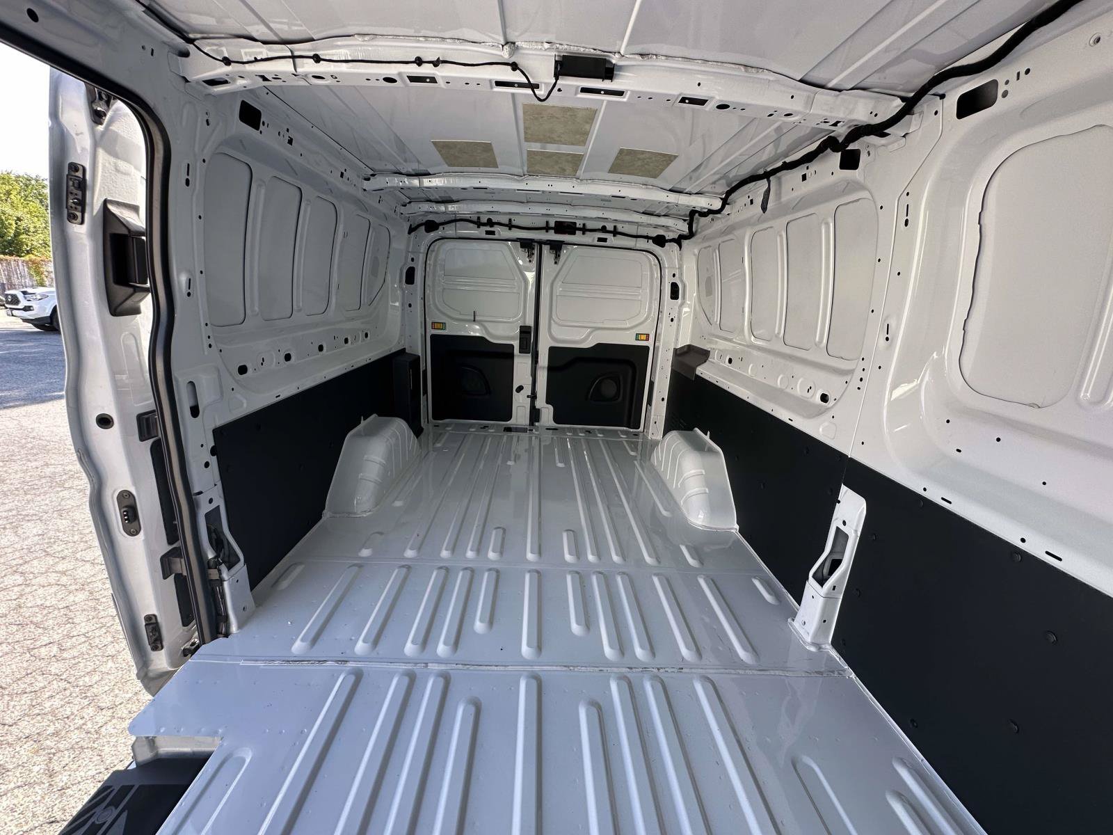 Certified 2023 Ford E-Transit Low Roof RWD image 28