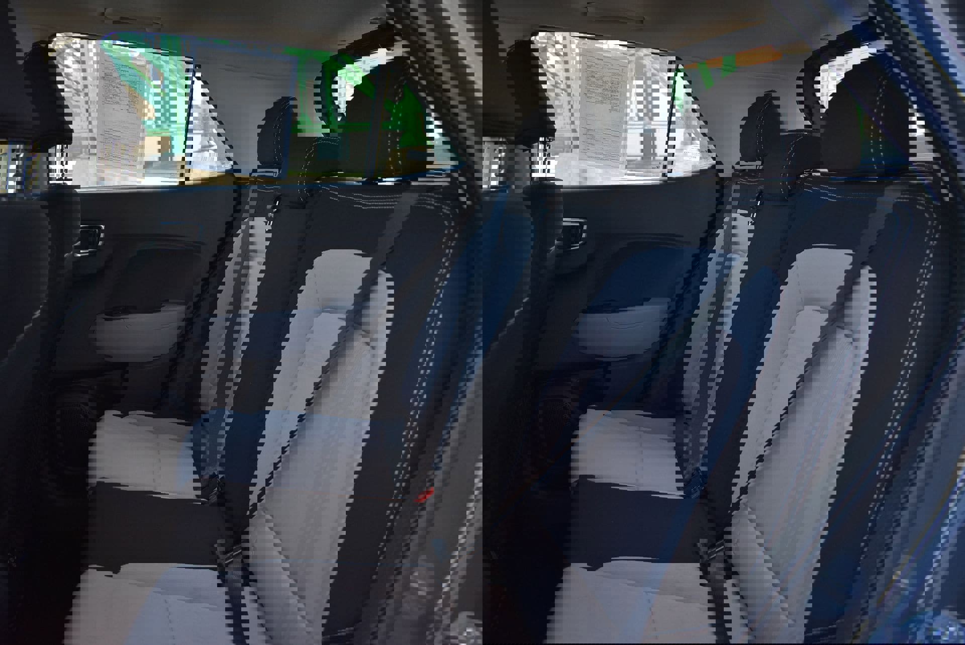 Used 2025 Hyundai Venue SEL FWD image 16