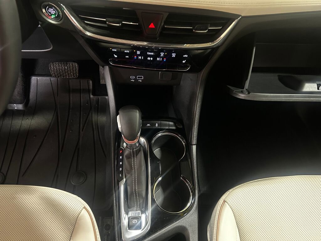 Used 2025 Buick Encore GX Avenir w/ Avenir Convenience Package image 5