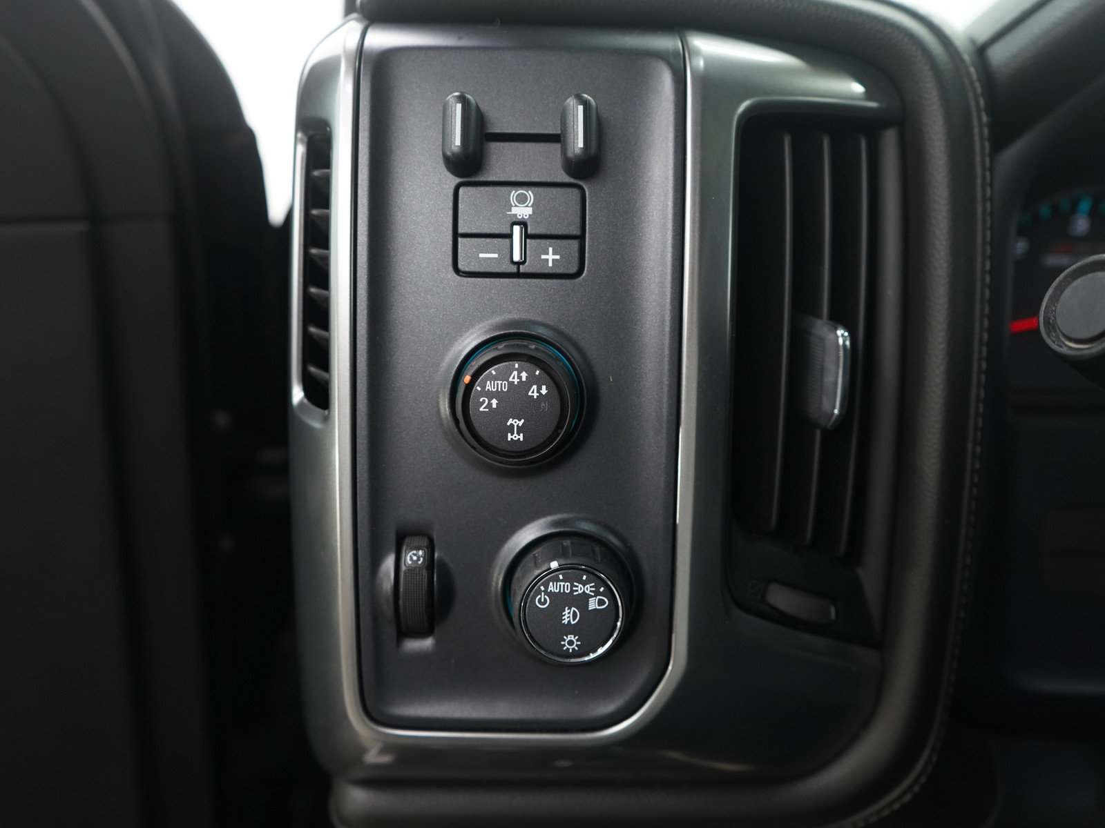 Used 2016 Chevrolet Silverado 1500 LTZ Z71 w/ LTZ Plus Package image 23