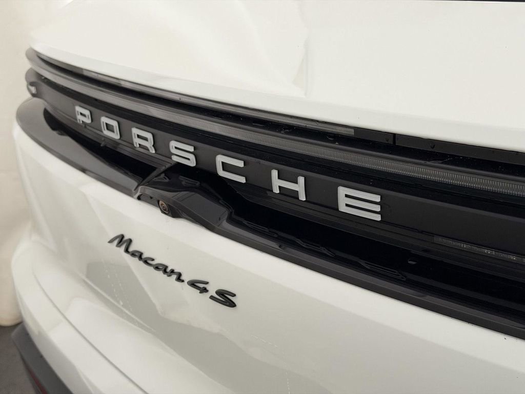 New 2026 Porsche Macan 4S Electric AWD/4WD image 25